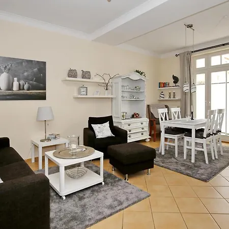 Duenenschloss 1-05 * Kühlungsborn